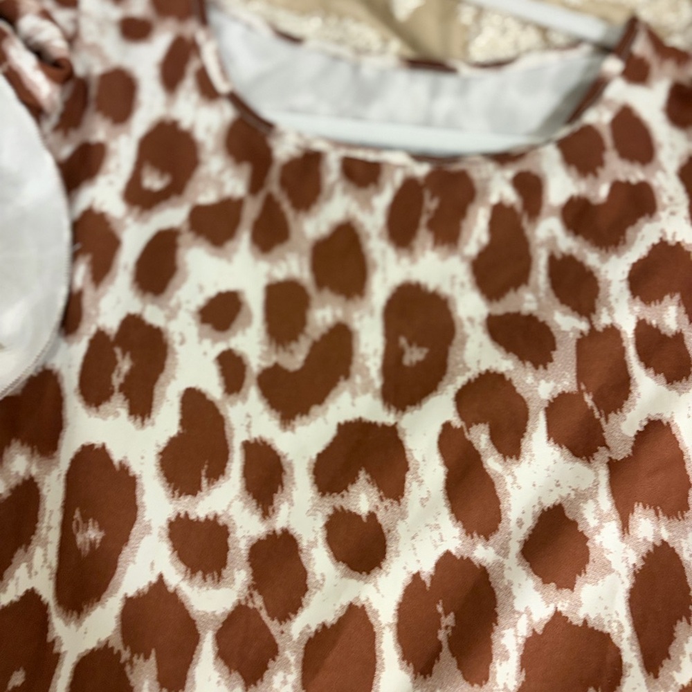 Boutique Leopard Print Ruffle-Sleeve Top - Picture 4 of 5